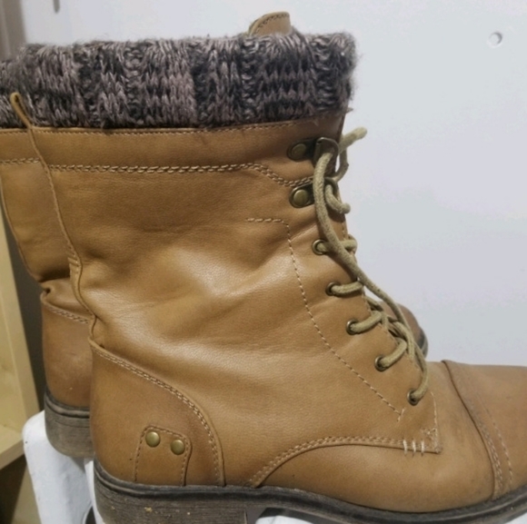 Fall boots - Picture 2 of 4